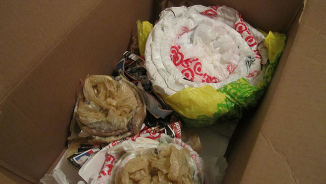 Image Courtesy: http://lifehacker.com/5920032/use-plastic-grocery-bags-to-pack-away-fragile-items