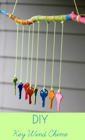 Image Courtesy: http://giving.innerchildfun.com/2013/04/recycled-crafts-for-kids-diy-key-wind-chime.html