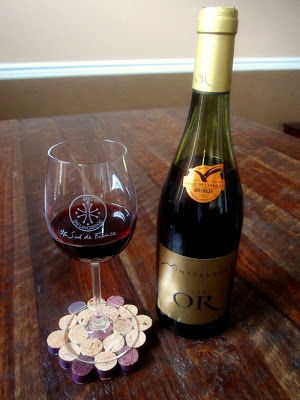 Image Courtesy: http://www.cremedelacraft.com/2012/06/diy-cork-tile-placemat-from-wine-corks.html